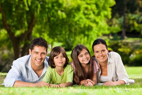 Estar en armonía como familia mejora el ánimo de todos, desde los más grandes hasta los más chicos. (Foto: Shutterstock)