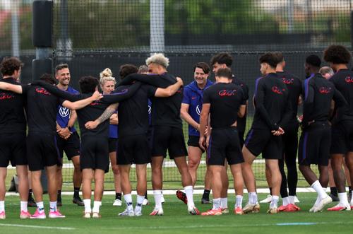 Los norteamericanos viven un buen ambiente en la práctica previa al duelo contra los Bosnios. (Foto: AFP)