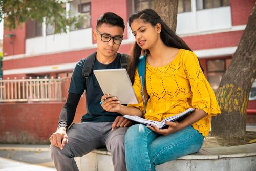 Antes de decidir una carrera universitaria se debe investigar todo lo relacionado con la profesión. (Foto: Shutterstock)
