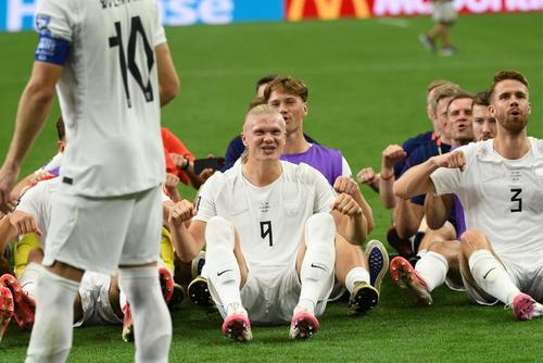 Encabezó la celebración, del tradicional remo de los noruegos. (Foto: Rudy Martínez)