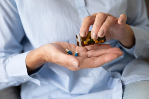 Existen una variedad de medicamentos disponibles para controlar los síntomas alérgicos. (Foto: Shutterstock)