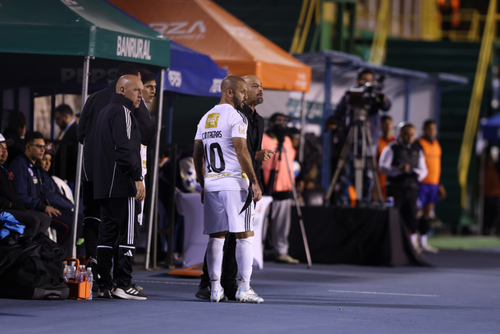 El "Moyo" llegó desde el banquillo de suplentes y sumó sus primeros minutos. (Foto: Juan Manuel Mijangos/Colaborador)
