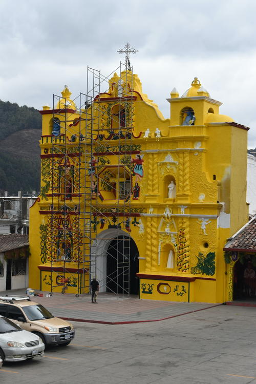 Según los artistas, se respetan los detalles de la fachada para mantener su valor histórico. (Foto: José García)