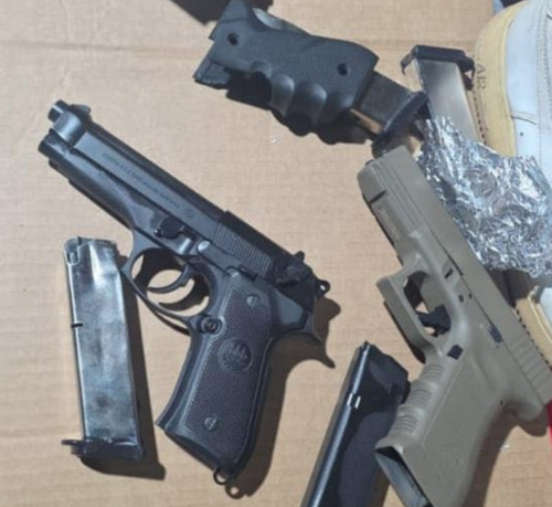 En la encomienda trasladaban distintas municiones y cargadores. (Foto: Ministerio de Gobernación)