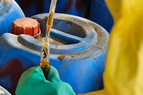 Ketamina localizada en un narcolaboratorio en San José Pinula. (Foto: PNC)