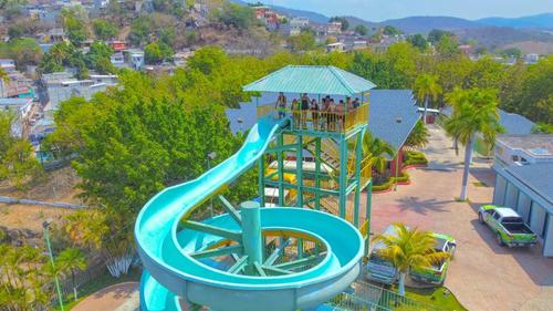 El tobogán bala es el preferido para los amantes de la adrenalina. (Foto: Parque Acuático Guastatoya)