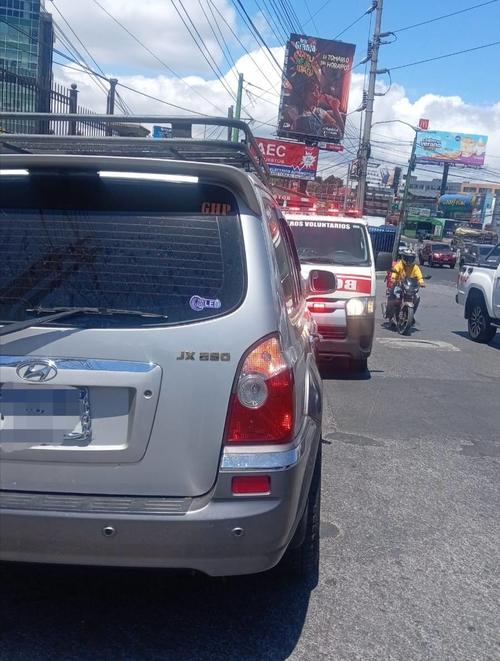 La persona fallecida se encontraba dentro de una camioneta. (Foto: PMT Fraijanes)
