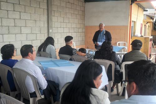 A la fecha, Efraín González lleva diez libros publicados. (Foto: Carlos Sotz/Colaborador)