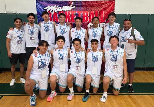 Los jugadores entrenaron en instalaciones del Miami Heat. (Foto: Asociación Deportiva Departamental de Baloncesto de Guatemala)