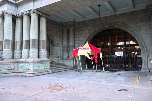 Los hechos ocurrieron frente al acceso principal del Palacio Nacional de la Cultura. (Foto: Jose Luis Pos/Nuestro Diario)