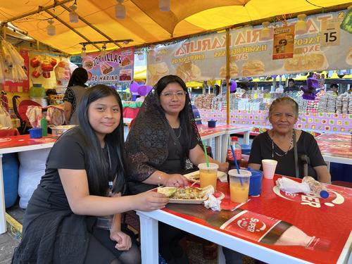 Las familias encuentran un lugar para disfrutar con sus seres queridos. (Foto: Sandra Sebastián/Colaboradora)
