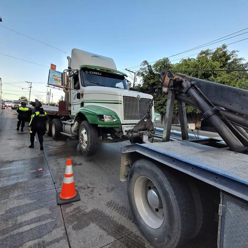 El incidente ocurrió de forma paralela sobre ruta al Atlántico. (Foto: Amilcar Montejo)