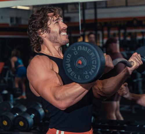 Arnold Schwarzeneggers Joseph Baena,campeon fisicoculturismo 2