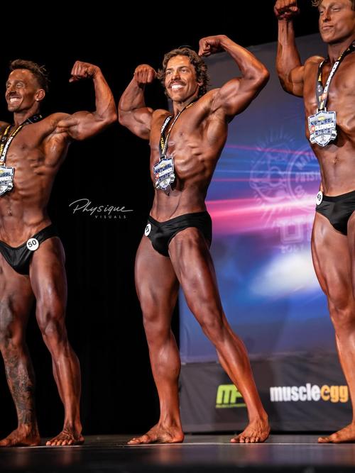 Arnold Schwarzeneggers Joseph Baena,campeon fisicoculturismo 4