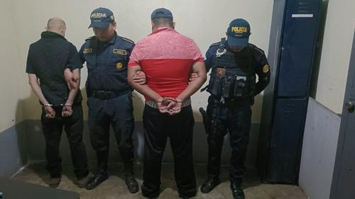 Dos taxistas fueron capturados tras un ataque armado. (Foto: PNC)