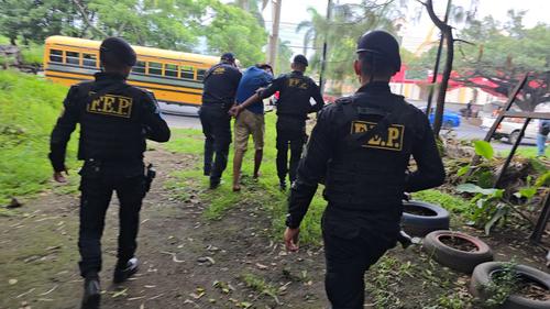 El hombre fue denunciado por vecinos luego que disparar al aire sin causa justificada. (Foto: PNC)