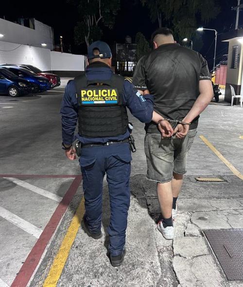 El hombre fue puesto a disposición de la justicia. (Foto: PNC)