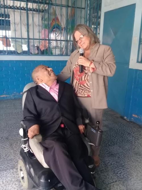 Imparte Matemática y Física Fundamental en el colegio Jerusalén. (Foto: Cortesía)