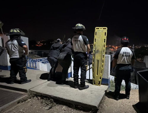 Autoridades penitenciarias y cuerpos de socorro atendieron la emergencia en Santa Teresa. (Foto: CVB)