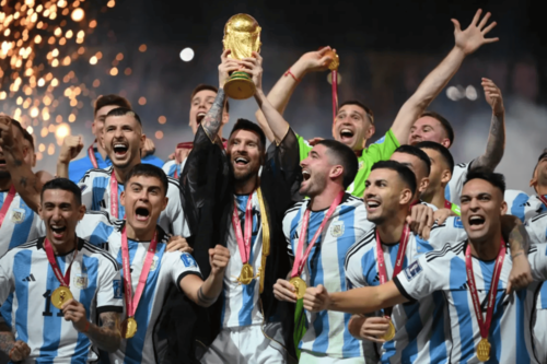 Argentina es el primer campeón del Mundo que pierde en su debut.