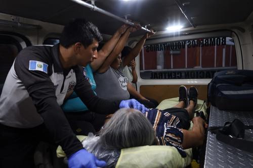 Un total de 12 personas fueron trasladadas a distintos centros asistenciales. (Foto: Bomberos Voluntarios)