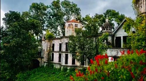 El diseño del castillo destaca por sus torres y puentes que conectan las distintas estancias de la propiedad. (Foto: San Marcos de antaño)