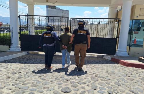 Wendy Mayorga fue puesta a disposición de las autoridades correspondientes. (Foto: PNC)