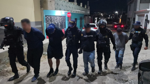 Los aprehendidos están implicados en el ataque armado donde murieron alias “El Catracho” y su conviviente en Huehuetenango. (Foto: PNC)