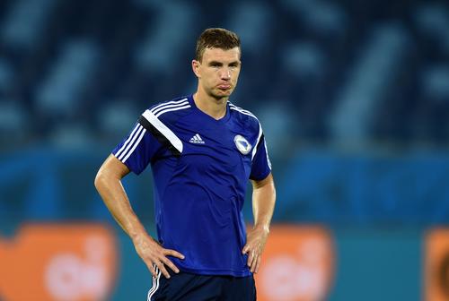 Džeko lideró a su selección y consiguió la segunda clasificación de Bosnia a una justa mundialista.