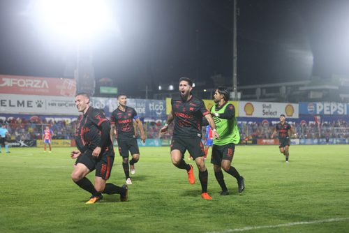 Los rojos no tuvieron el control del balón, pero tuvieron una excelente actuación en el Mario Camposeco. (Foto: Juan Manuel Mijangos/Colaborador)