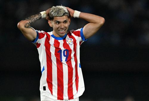 Julio Enciso, "La Joya", el mediapunta nacido en Caaguazú llega a United 2026 en un momento cumbre de su carrera.