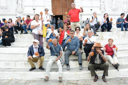 Vecinos de otros municipios llegan a disfrutar de la bebida ancestral. (Foto: Leonel Vásquez/Colaborador)