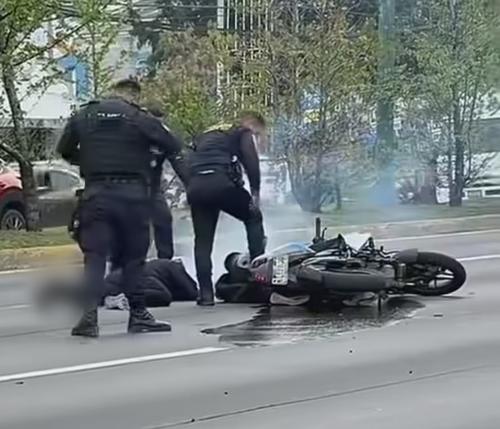 Los agentes policiales se enfrentaron a los delincuentes y tras la balacera, uno de los atacantes murió y el otro resultó herido. (Foto: PNC)