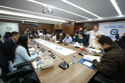 Congreso y DIACO inician mesas de trabajo para reformar la Ley del Consumidor. (Foto: Organismo Legislativo)