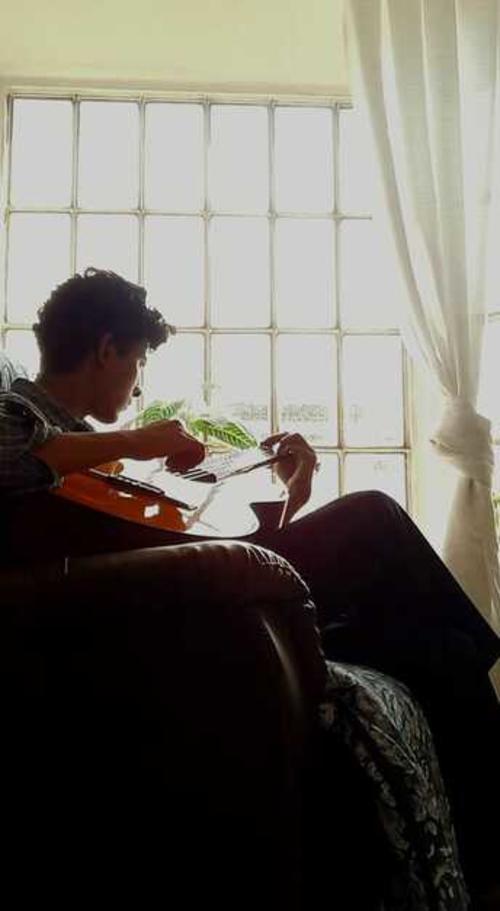The Josh Guitars busca transmitir emociones a través de la música instrumental. (Foto: Cortesía)