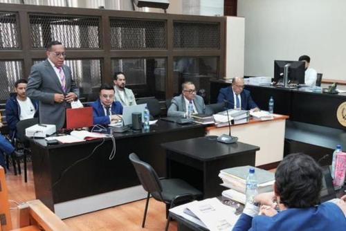 El abogado Alejandro Arriaza, actúa en la defensa de dos sindicados en el caso del secuestro del odontólogo Julio Amílcar Martínez. (Foto: Wilder López/Soy 502)