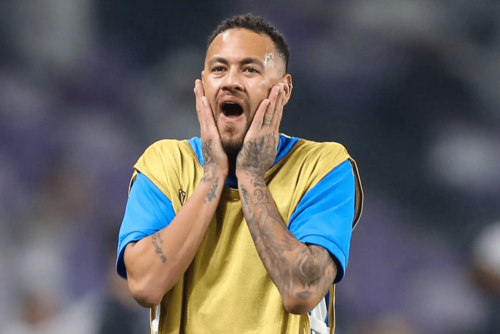 Neymar trabaja por separado debido a una lesión.
