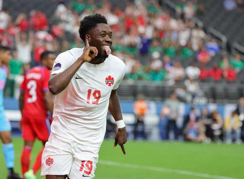 Su primer gol en la historia de los mundiales llegó en Catar 2022, anotado por Alphonso Davies a los 68 segundos del partido contra Croacia.