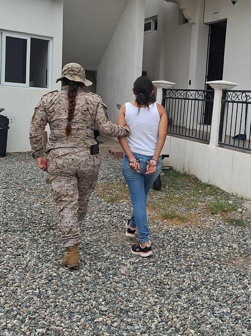 La aprehendida fue identificada como: Flor de María "N". (Foto: PNC)