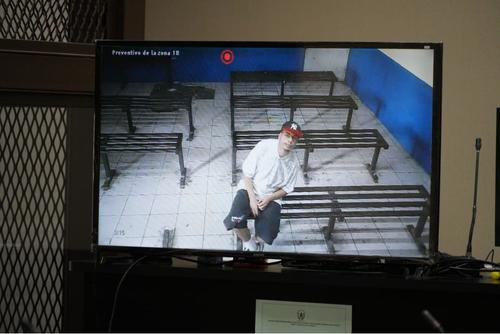 La audiencia de ampliación del plazo para la investigación contra el pandillero "Liro Rebelde" se realizó a través de la modalidad de videoconferencia. (Foto: Wilder López/Soy502)