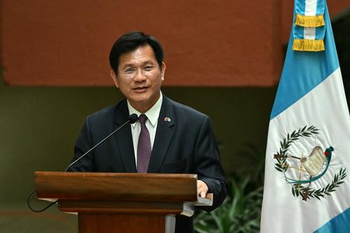 El ministro de Relaciones Exteriores de Taiwán, Lin Chia-lung, mencionó que espera que los empresarios puedan conocer mejor las necesidades del mercado guatemalteco. (Foto: AFP)