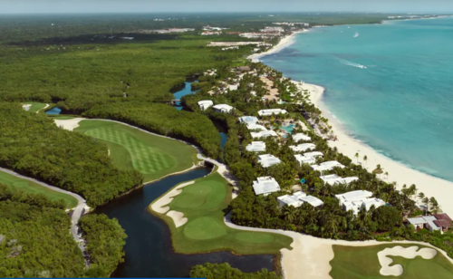 Diseñado por Greg Norman e inaugurado en 2004, El Camaleón Golf Course de Mayakoba ha sido sede de numerosos eventos profesionales a lo largo de los años. (Foto: LAAC)