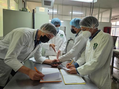 Alumnos aprenden sobre sostenibilidad y cuidado del ambiente. (Foto: Edwards Morales)