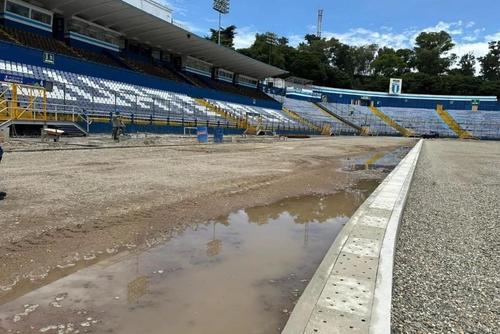 El cierre del estadio limita los espacios de recreación y deporte para los guatemaltecos, mientras persisten las exigencias de transparencia y rendición de cuentas. (Foto: Bancada Vos/agosto2025)