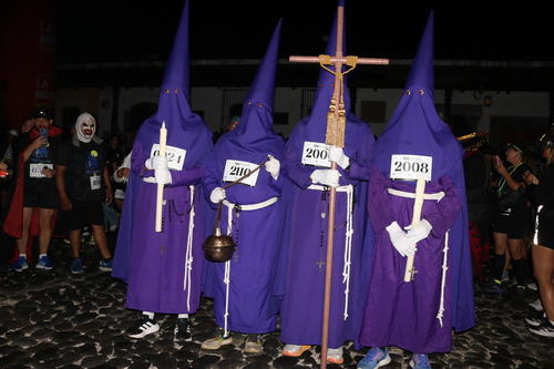 Personajes como los nazarenos, ligados a la tradición oral guatemalteca, son inspiración de los participantes. (Foto: Miguel López)