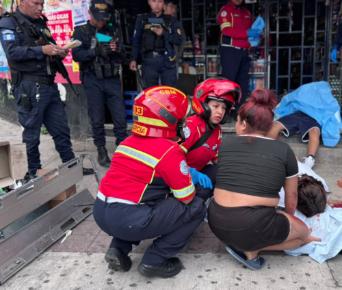 Familiares de las víctimas identificaron a los adolescentes. (Foto: CMB)