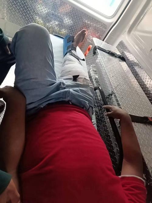 Vecinos vapulearon a dos hombres tras un ataque armado. (Foto: Redes sociales)