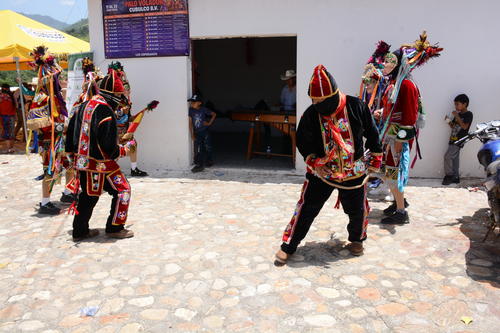 La danza atrae a cientos de espectadores que disfrutan del espectáculo. (Foto: Leonel Vásquez)