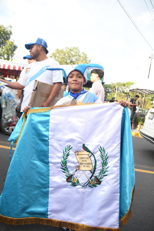 Este pequeño llegó con la misma ilusión que todos: ver ganar a su selección. (Foto: Rudy Martínez)