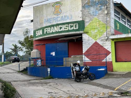 Mercado Municipal San Francisco, zona 6 de Mixco. (Foto: EEGSA)